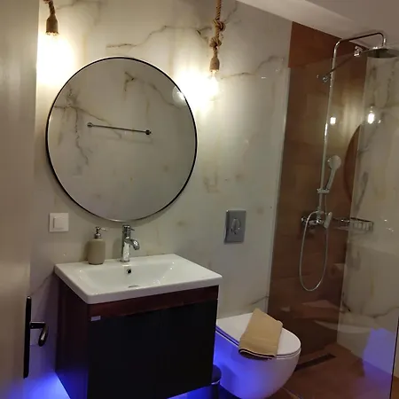 Seaesta Apartment *